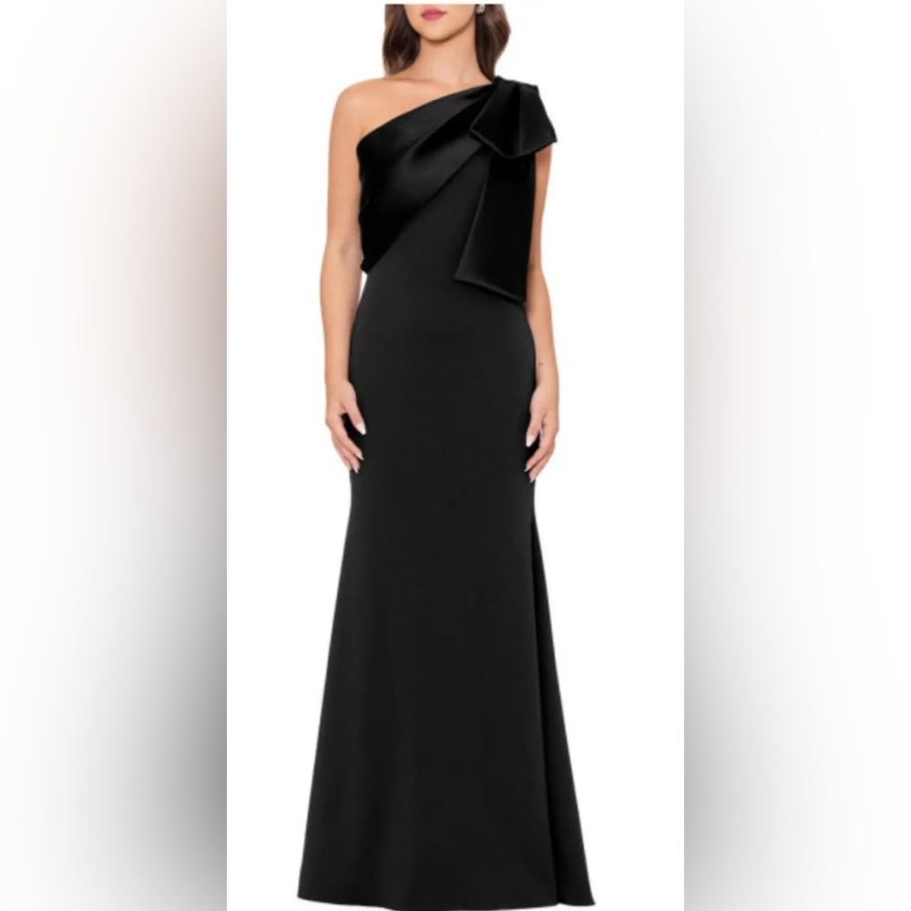 Elegant Black One-Shoulder Dress